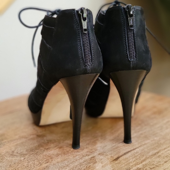 Stuart Weitzman heels - Picture 4 of 8